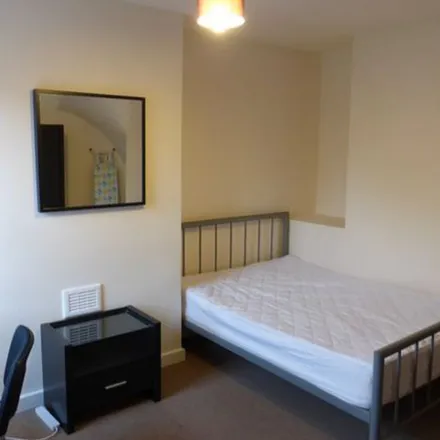 Rent this 3 bed townhouse on 37 Humber Road in Beeston, NG9 2EJ