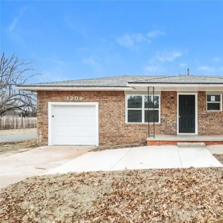 Rent this 4 bed house on Fox in Harrah, Oklahoma County