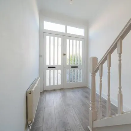 Image 6 - Primrose Road, London, E18 1BF, United Kingdom - Townhouse for sale