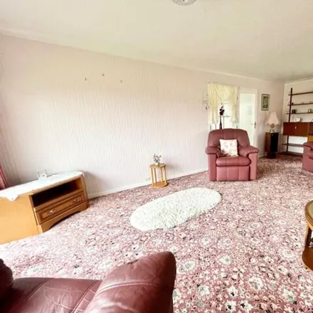 Image 4 - Lorne Close, Dronfield, S18 8ZJ, United Kingdom - House for sale