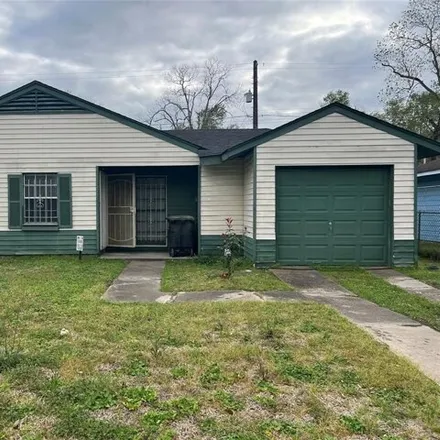 Rent this 3 bed house on 4838 Burma Road in Houston, TX 77033