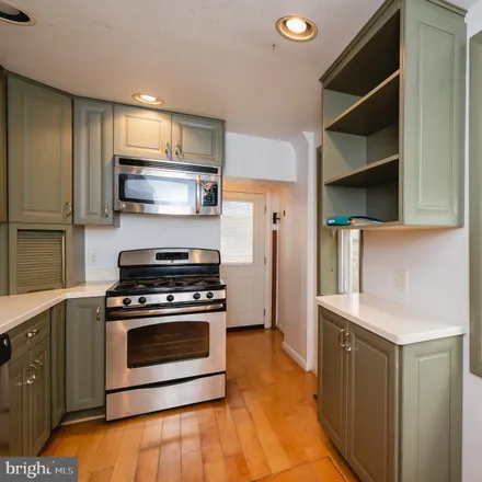 Image 6 - 2013 Fleet Street, Baltimore, MD 21231, USA - Townhouse for sale
