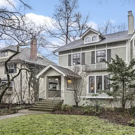 Image 2 - 810 Milburn Street, Evanston, IL 60201, USA - House for sale