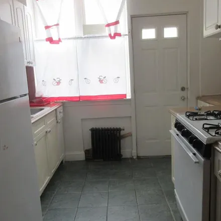 Rent this 3 bed house on Queens County in New York, NY