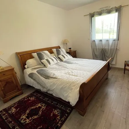 Rent this 3 bed house on 22490 Plouër-sur-Rance