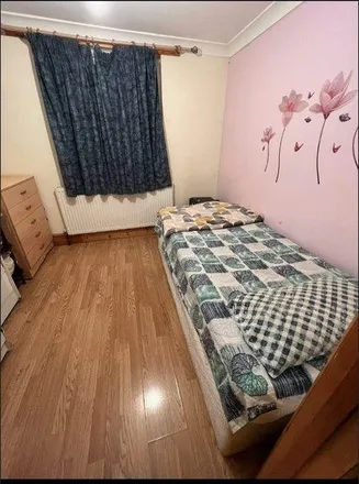 Rent this 1 bed room on 29 Colville Road in London, E11 4EE