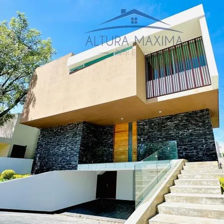 Buy this 4 bed house on Callejón de las Bugambilias in Villa Universitaria, 45110 Zapopan