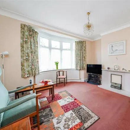 Image 3 - 71 Woodberry Way, London, E4 7DY, United Kingdom - Duplex for sale