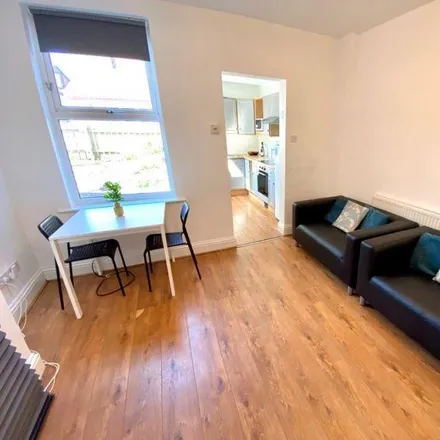 Rent this 4 bed townhouse on 393 Ecclesall Road in Sheffield, S11 8PE