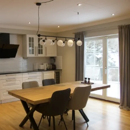 Rent this 6 bed house on Oxforan 8 in 436 53 Göteborgs Stad, Sweden