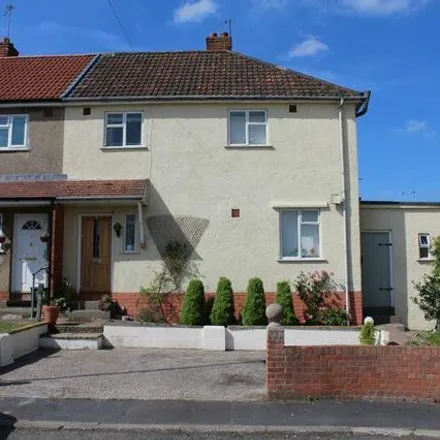 Rent this 4 bed duplex on 3 Mulberry Close in Warmley, BS15 4EE