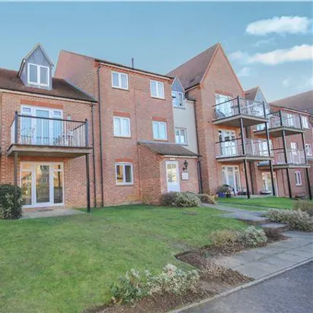 Rent this 1 bed apartment on South Quay in Abingdon, OX14 5TP