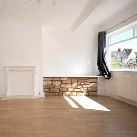 Rent this 3 bed townhouse on Marson Avenue in Woodlands, DN6 7NY