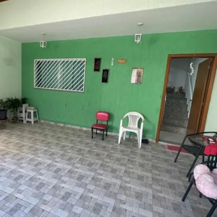 Buy this 3 bed house on Escola Estadual Professor José Augusto Leite Franco in Rua Iraúna, Parque Erasmo Assunção