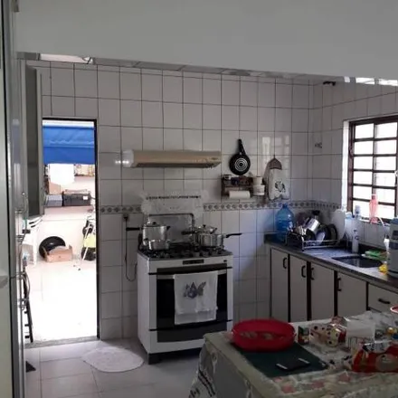 Buy this 3 bed house on Bella Tintas in Rua Lagoa da Prata, Jardim Sul