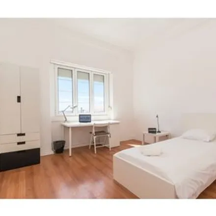 Image 1 - Alameda Dom Afonso Henriques - Room for rent