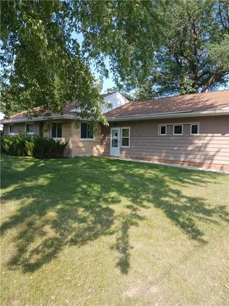 Image 1 - 701 South 3rd Avenue West, Albert Lea, MN 56007, USA - House for sale