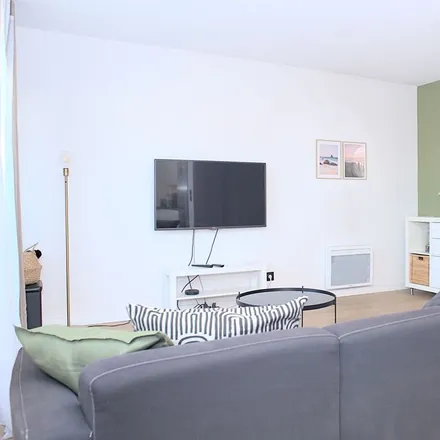 Rent this 2 bed apartment on 21 Chemin des Vieilles Écoles in 31200 Toulouse, France