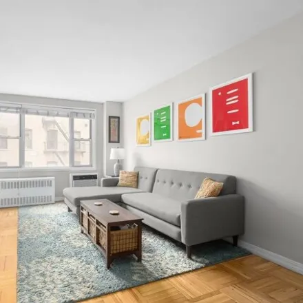 Buy this studio apartment on 435 East 77th Street in New York, NY 10075