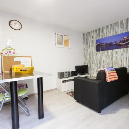 Rent this 1 bed apartment on Biblioteca Almeida Garrett in Rua de Entre Quintas 328, 4050-329 Porto