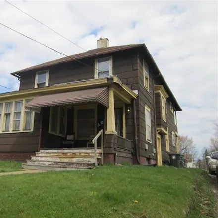 Buy this 4 bed house on 927 6th Street Northwest in Canton, OH 44703