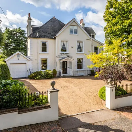 Buy this 7 bed house on Camden Hill in Royal Tunbridge Wells, TN2 4TH