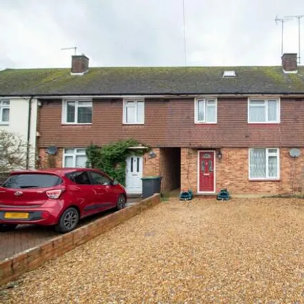 Buy this 5 bed townhouse on St John's Road in Havant, PO9 3TS