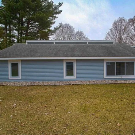 Image 2 - 2038 West Street, Central Lake, Central Lake Township, MI 49622, USA - House for sale