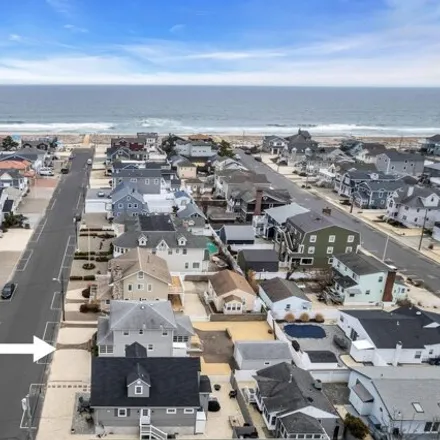 Rent this 5 bed house on Lavallette Hardware in Virginia Avenue, Lavallette