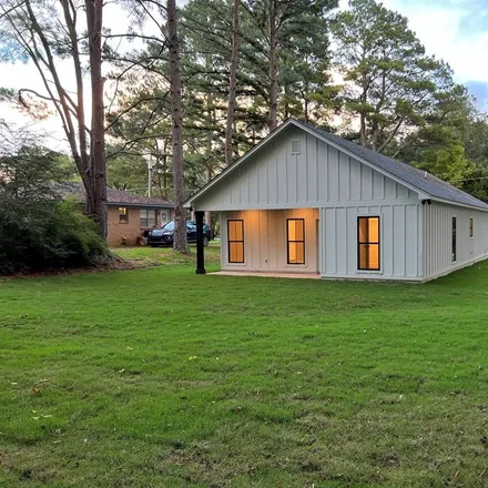 Image 9 - 200 South Court Street, Water Valley, Yalobusha County, MS 38965, USA - House for sale