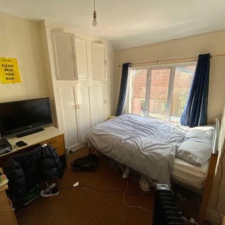 Image 3 - Wellesley Avenue, Belfast, BT9 6AH, United Kingdom - Apartment for rent