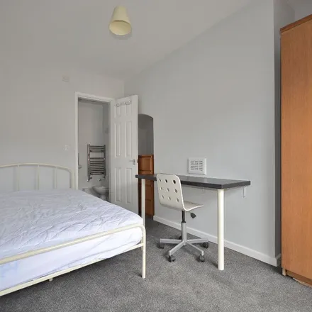 Image 9 - 40 Manston Mews, Nottingham, NG7 3QY, United Kingdom - Apartment for rent