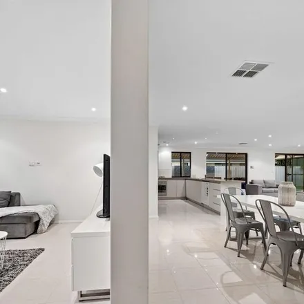 Image 4 - Shiralee Bend, Carramar WA 6031, Australia - Apartment for rent
