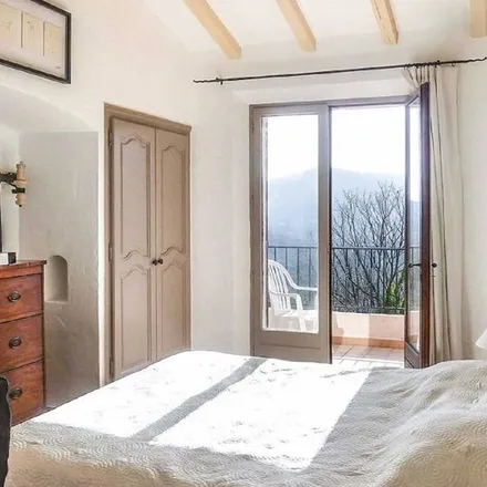 Rent this 4 bed house on 83600 Les Adrets-de-l'Estérel
