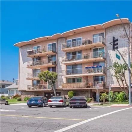 Buy this 1 bed condo on 419 West 6th Street in Long Beach, CA 90802