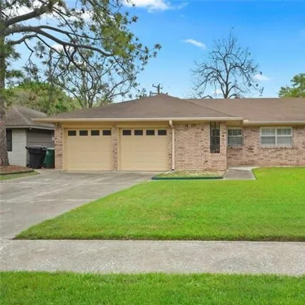 Buy this 3 bed house on 2493 Willowby Drive in Houston, TX 77008