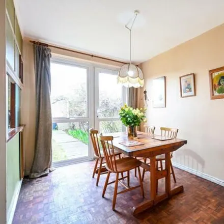 Image 3 - Electric Parade, Balaclava Road, London, KT6 5PP, United Kingdom - Townhouse for sale