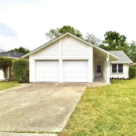 Buy this 3 bed house on 4286 Bonway Drive in Pensacola, FL 32504