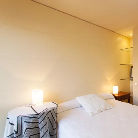 Image 2 - Travessera de Dalt, 35, 08024 Barcelona, Spain - Apartment for rent