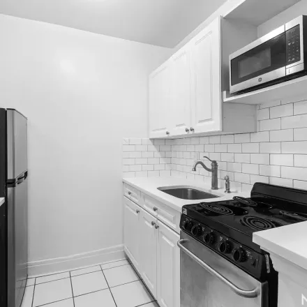 Rent this 1 bed apartment on New York Health and Racquet Club in 132 East 45th Street, New York