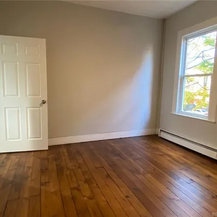 Rent this 3 bed apartment on 32 Babcock Street in Parkville, Hartford