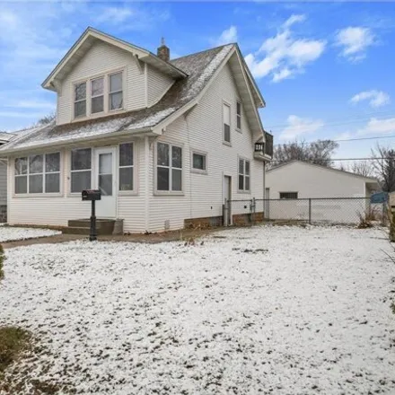Buy this 2 bed house on 1154 North Earl Street in Saint Paul, MN 55106