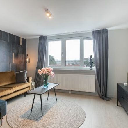 Rent this 3 bed apartment on Slotlaan 135-1 in 3701 GB Zeist, Netherlands