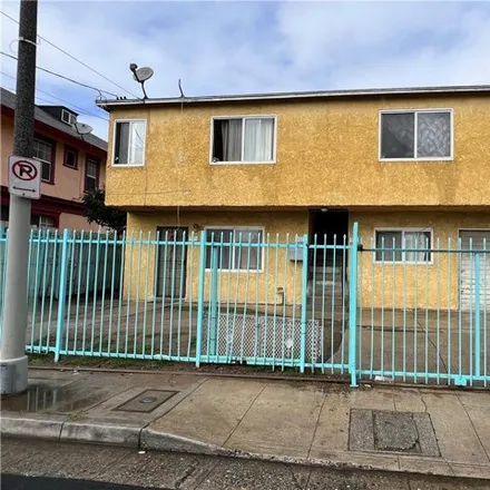 Buy this 3 bed house on 901 West 83rd Street in Los Angeles, CA 90044