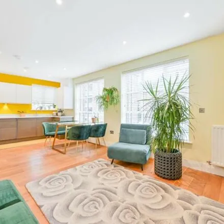 Rent this 1 bed apartment on unnamed road in London, W4 4JE