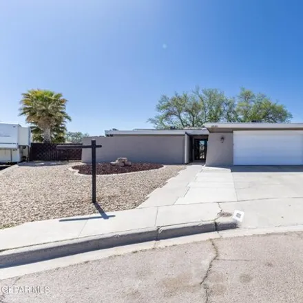 Buy this 3 bed house on Papa Eric's in Wedgewood Drive, El Paso