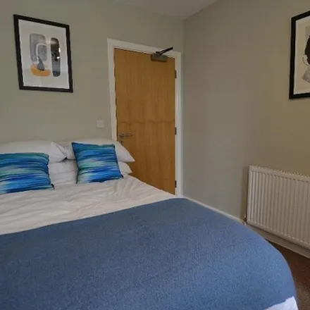 Rent this 7 bed apartment on 92-98 Queen Street in Cathedral, Sheffield