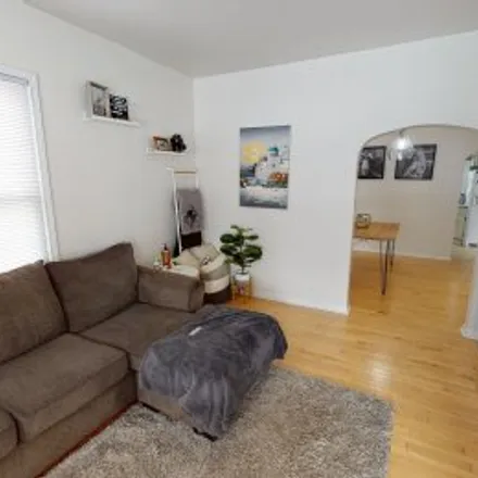 Buy this 3 bed apartment on 335 Johnson Street