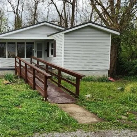 Buy this 3 bed house on 101 East Maxwell Street in Stanford, KY 40484
