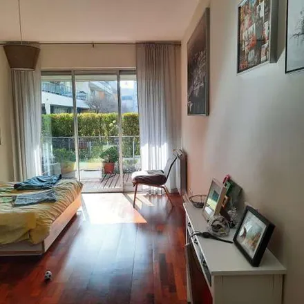 Rent this 1 bed apartment on Praceta Pinheiro Chagas in Linda-a-Velha, Portugal